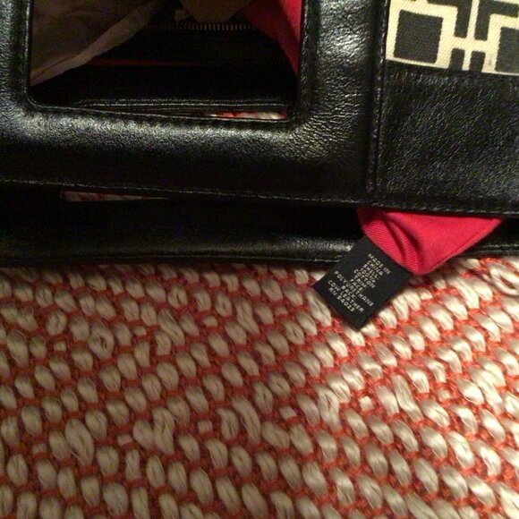 Banana Republic Black & White Hand Bag Patent Leather Handle Handbag Geo Print - Picture 3 of 9